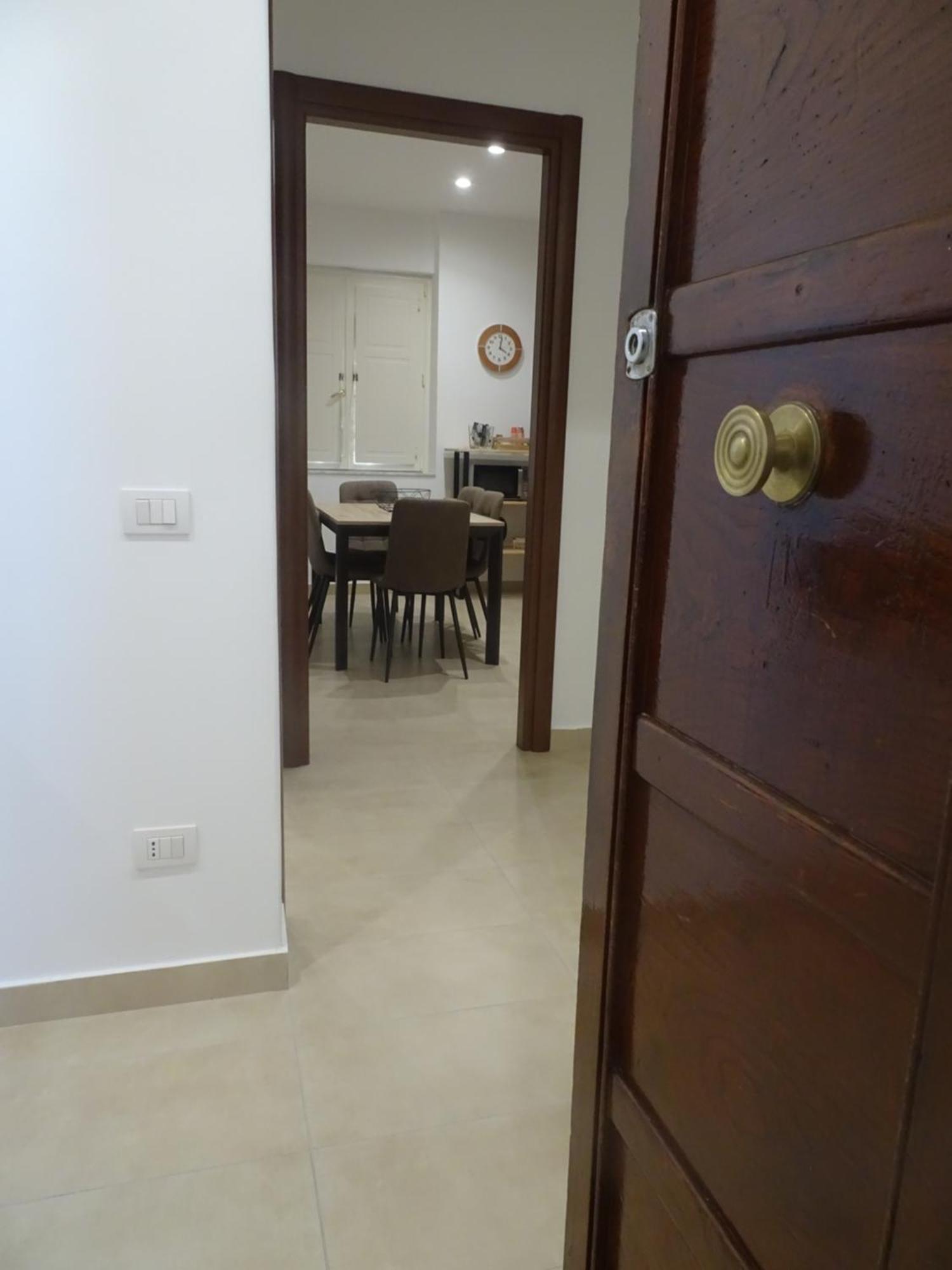 A Casa Di Pako Apartment Salerno Luaran gambar